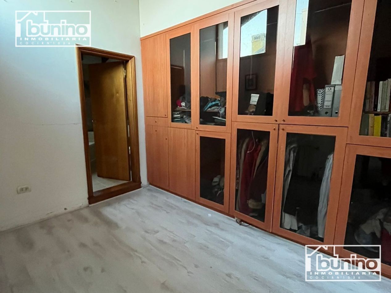 Casa en alquiler en Baigorria, 4 dormitorios - 50 metros de costanera 