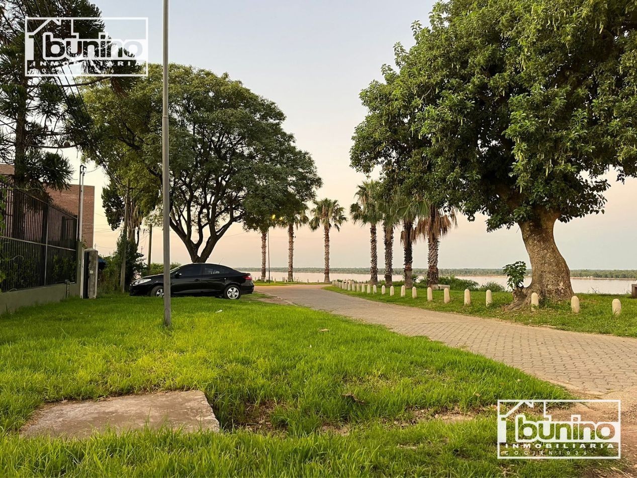 Casa en alquiler en Baigorria, 4 dormitorios - 50 metros de costanera 