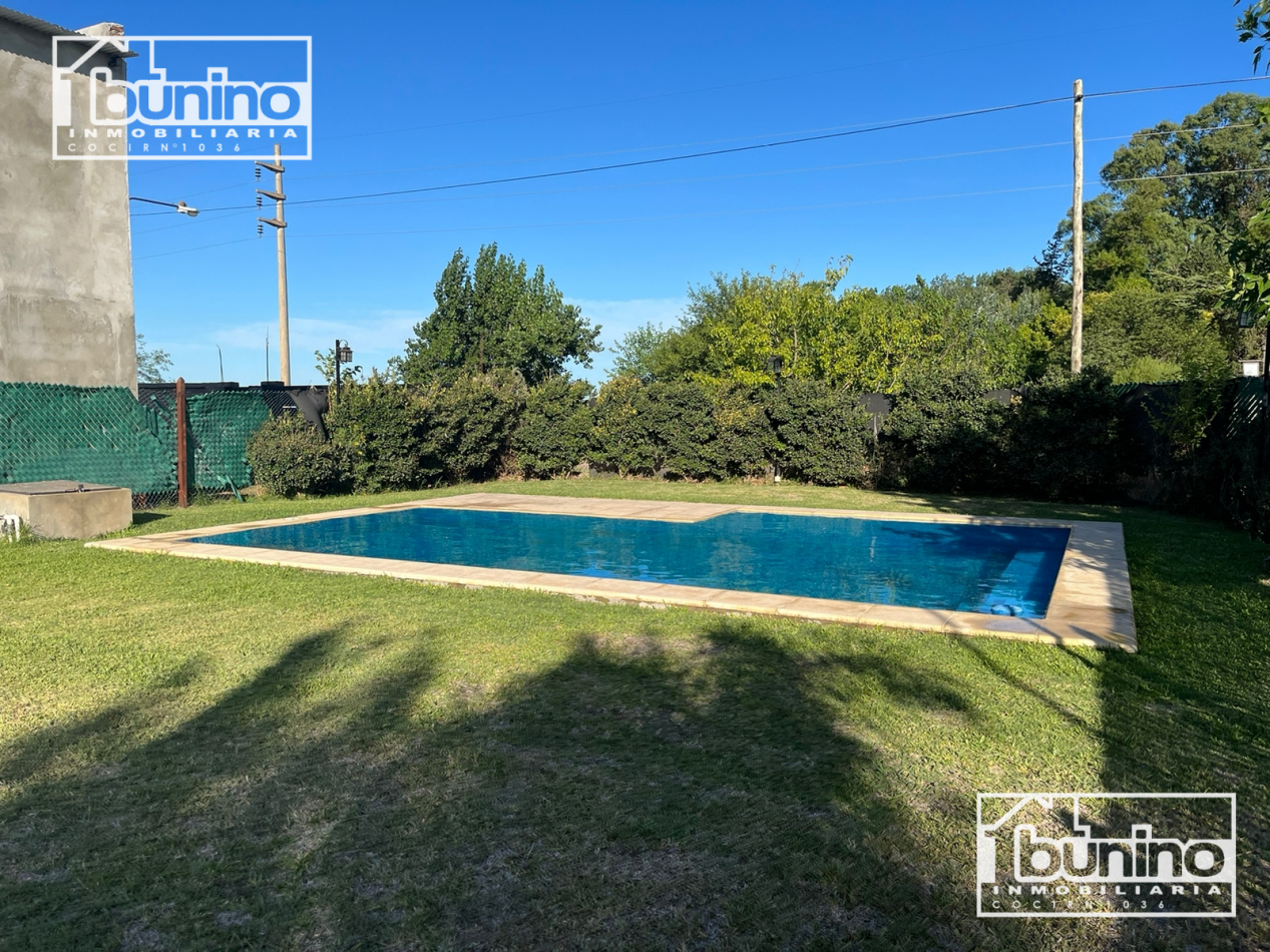 Alquiler Permanente 2 Dormitorios, Galeria y Pileta - Barrio Las Tardes, Roldan