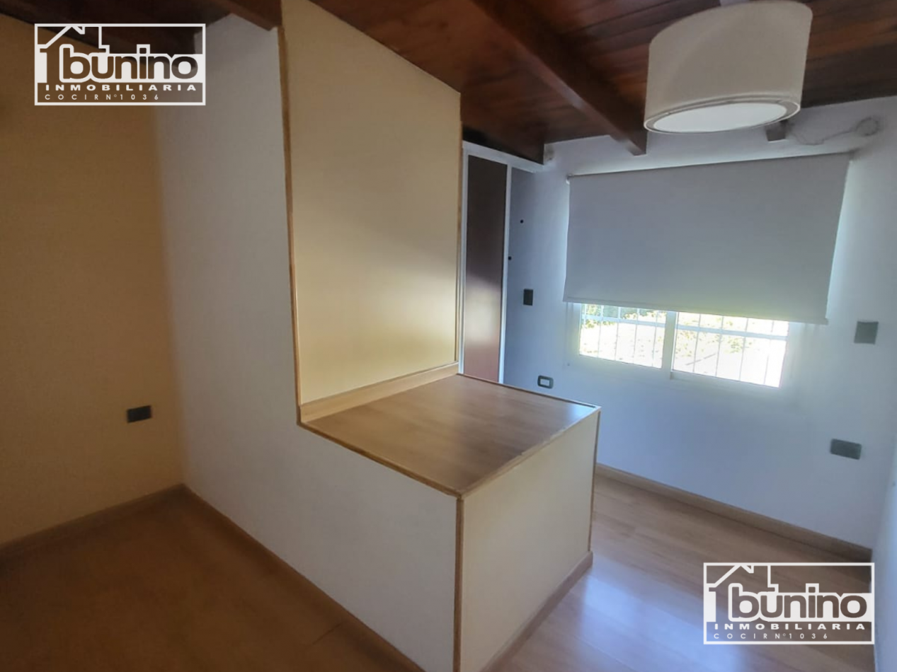 Casa en venta de 3 dormitorios en Granadero Baigorria - Apta credito 
