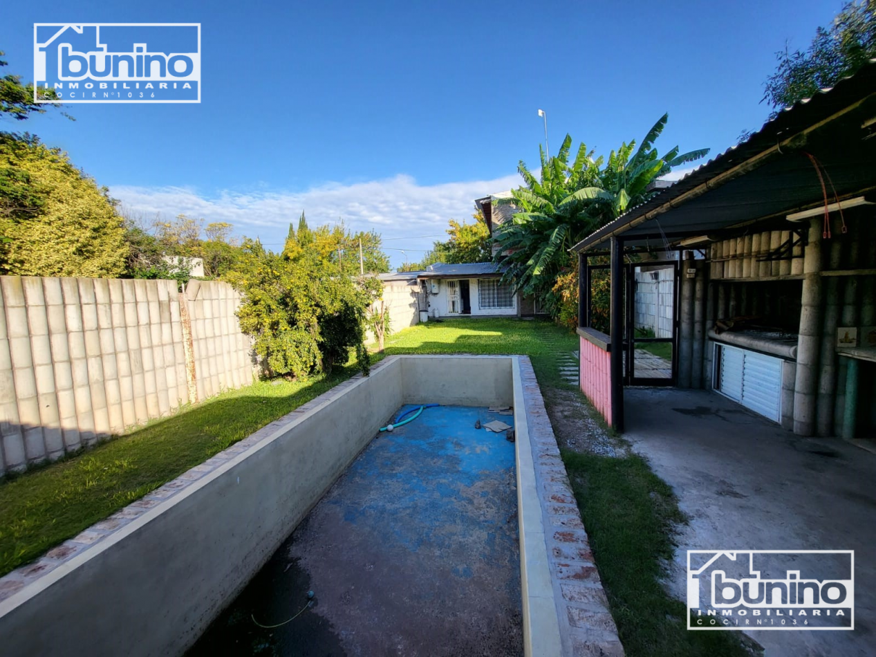 Casa en venta de 3 dormitorios en Granadero Baigorria - Apta credito 
