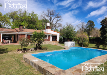 Casa alquiler temporario 3 habitaciones con piscina - Funes