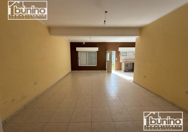 Casa de 2 dormitorios en alquiler - Ibarlucea